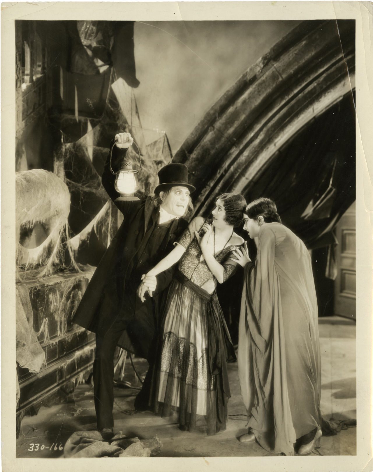 vanias-vintage-monstrosity:   London After Midnight, 1927 dir. Tod Browning