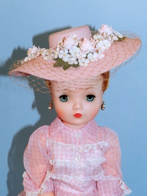aperfumedpearl:  vintage Madame Alexander Cissy doll  