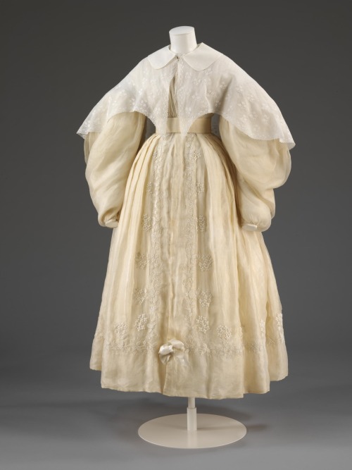  Wedding dressPlace of origin: England (made)Date: 1834 (made)Artist/Maker: UnknownMaterials and Tec