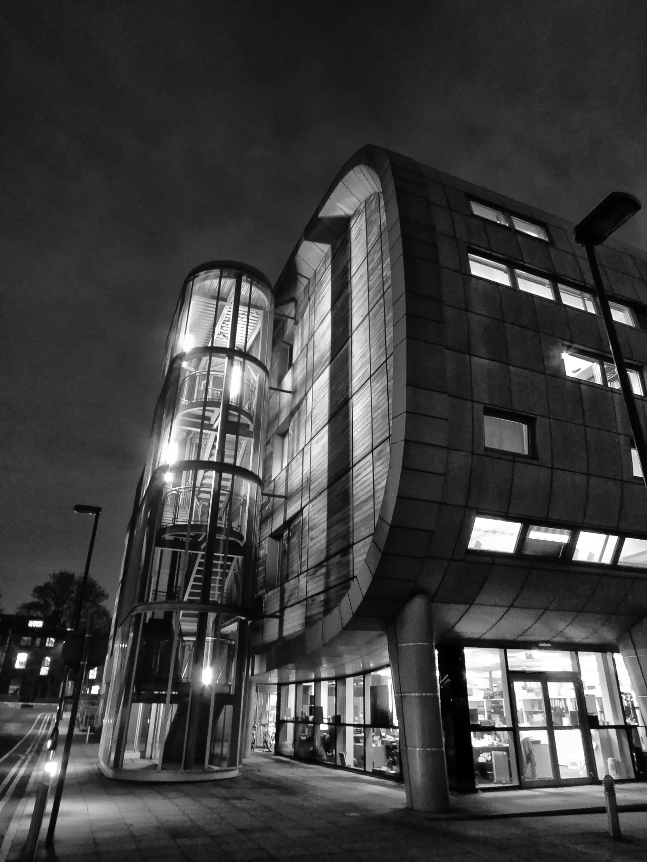 charles thackrah building leeds: night