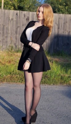 my-tight-little-skirt:  Black and whiteFollow