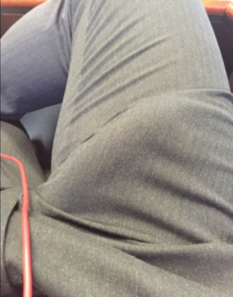 accidentalbulge:  #selfportrait ;-)  I&rsquo;d love to whip that out and put