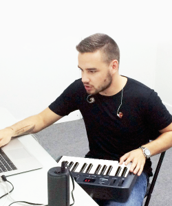 blamestyles:  Liam working on his remixing skills in Madrid! + 