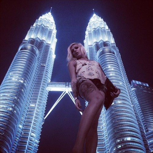 addlerotica:  jkontumblr:  Oleg Ilin  so….the Petronas Towers are super fucking cool… there’s probably something wrong with me. when i saw this, i immediately got excited about the buildings. 