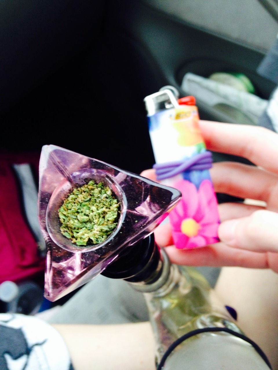 youngbrokestoned:  Pretty bowl + pretty lighter 