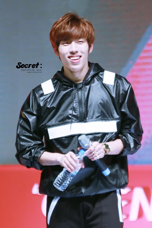 DONGWOO @ Suwon Lotte Mall Super Concert 151128 Cr. 비밀 :DO NOT edit/crop/modify the photo.DO NOT rem