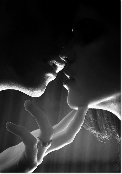 charnellxo:  soulscrayons:  unicofede:La sensualità non dipende dai centimetri di pelle scoperta, ma dall’anima di una donna messa a nudo.. Proprio così…  The sensuality is not dependent on inches of exposed skin,  but by the soul of a woman stripped…