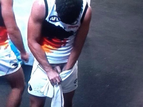 Afl cock Ryan Shoenmakers, Hawks bulge Crows, showing dick