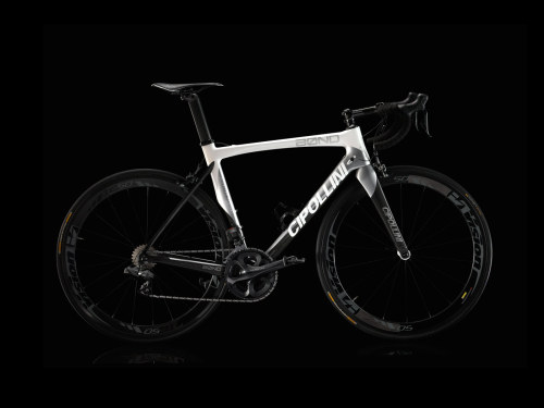 bikesboulderingandbaking:  bikeplanet:  Cipollini Bond  *drools*  -gasms-