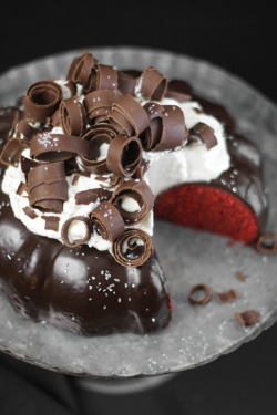 do-not-touch-my-food:  Red Velvet Bundt Cake