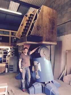 laboratorium-ix:  So I found this guy who is actually building a Dreadnought….Pics: Samsun Lobe - Dreadnought