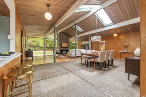 $1,429,577/4 br/2300 sq ftbuilt in 1964 San Rafael, CA