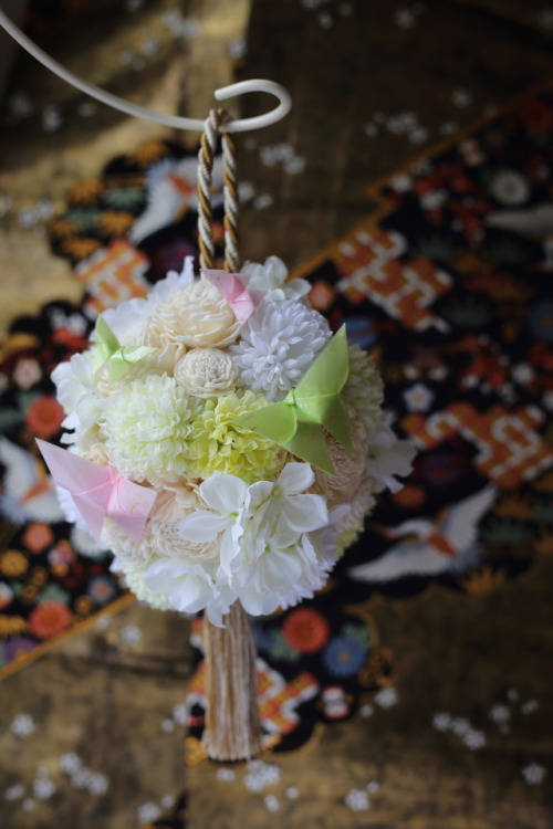 Romantic “dancing butterflies” ball bouquet, seen on. I really like the kusudama vibe of this access