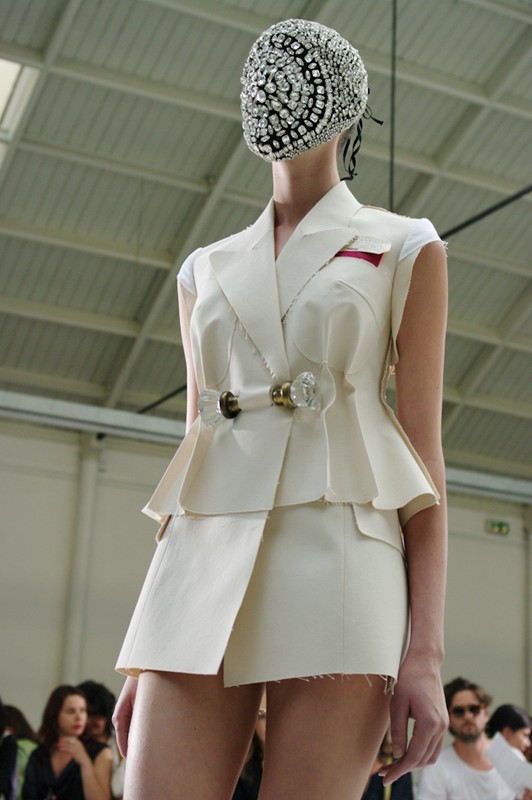 whore-for-couture:   girlannachronism:  Maison Martin Margiela fall 2012 couture