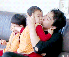 song-minguk:  I’m scared of Shark T__T 