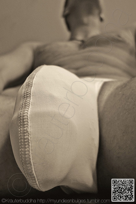 myundiesnbulges:  Close