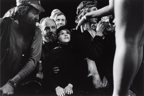 wonderfulambiguity:Susan Meiselas, Young Gawker, Carnival Strippers, Vermont, 1974 Thanks to burneds
