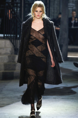 Larastonesbitch:  Lara Stone At Chanel, Pre-Fall 2016 