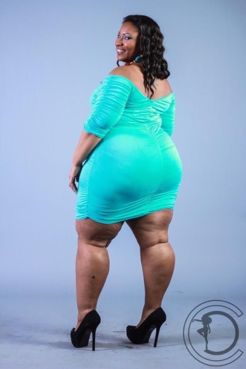 thegalleriaofbeauty:PURE THICKNESS.  adult photos