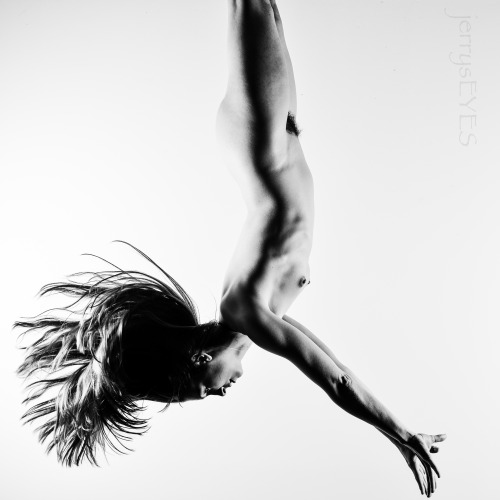 jerryseyes:  “Acrobat”Melissa Troutt-jerrysEYES
