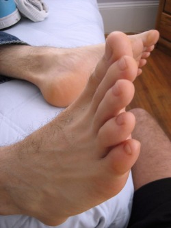 dirtymalefeet:  #malefeet #feet #guysfeet 