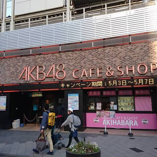 秋葉原に着いた #東京 #秋葉原 #akb48(Akb48 Cafe&Shop Akihabara)