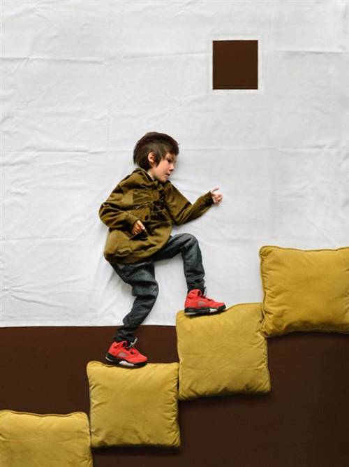 howtotalktogirlsatparties:  “Photographer helps boy in wheelchair do the impossible.” 