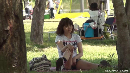 SexJapanTVHitomi’s Lesbian Touch Leads To More Hanging out at a park, Hitomi and a friend enjo