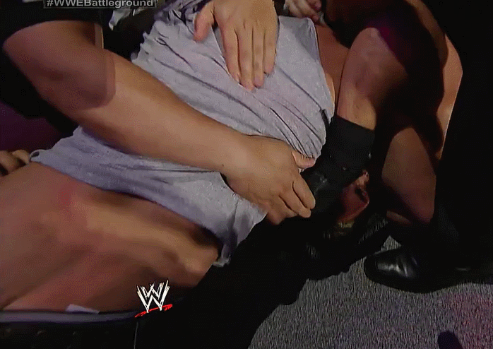 id-rather-be-in-ambrose:  hotsexygorgeousmen:  security pulled dean’s pants down