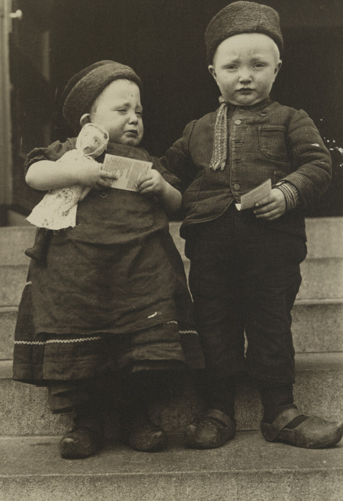 Ellis Island Immigrants: Dutch siblings from the Island of Marken, holding religious tractsca. 1905P