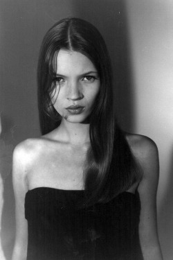 supermodelgif:  untouched photos of kate moss for molton brown 