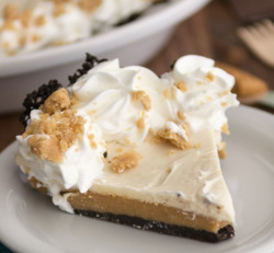 fullcravings:  Peanut Butter Cookie Dough Cheesecake Pie 