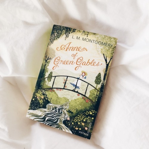 mousethatreads: it’s a million times nicer to be anne of green gables than anne of nowhere in 