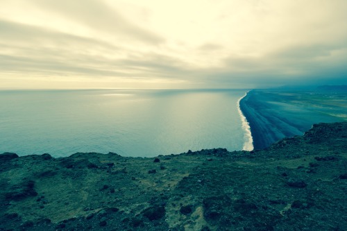 earlandladygray:Need a place to escape? Head out to the volcanic black sand beaches and endless view