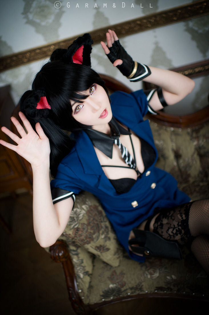 league-of-legends-sexy-girls:  Officer Ahri