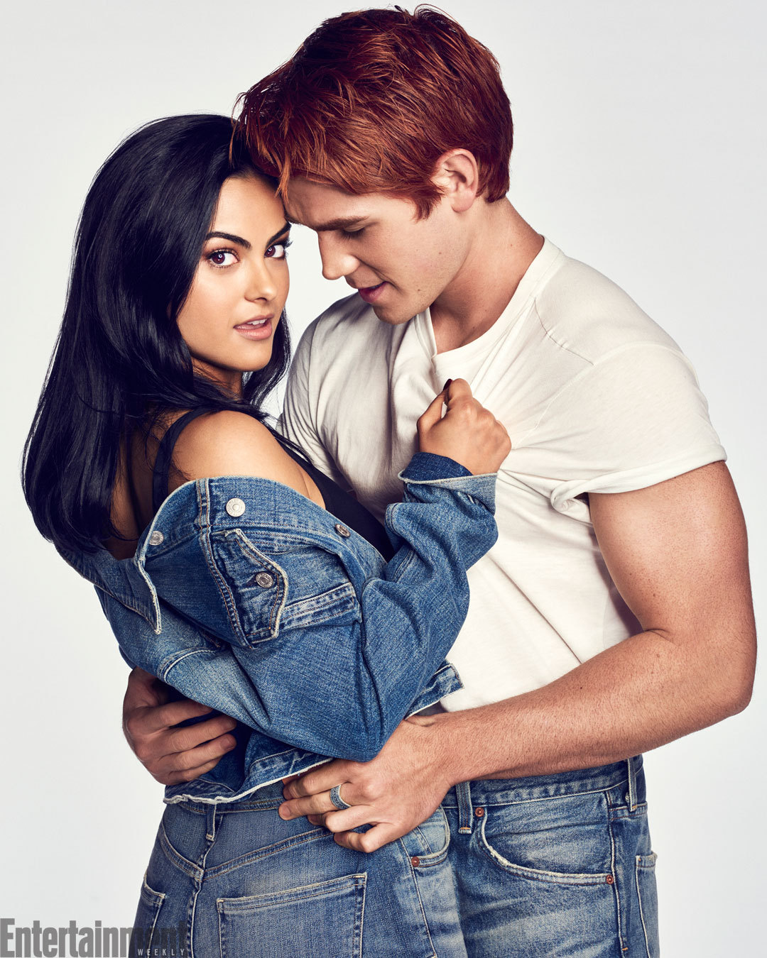 While things are getting waaaaay darker this season on Riverdale, one couple is actually heating up amidst the terror: Archie (KJ Apa) and Veronica (Camila Mendes) are kicking things up a notch in season 2.