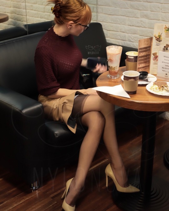 nylo-nova:Another evening at the cinema. ‪Mrs NyloNova’s #outfit: Elegant burgundy