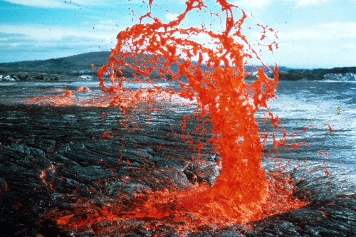 humanoidhistory:  A lava fountain during the Mauna Ulu eruption of Kilauea Volcano, Hawaii, February 1970. (USGS)