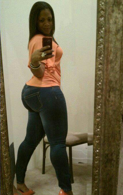 pearhub:  More like this: #thick #booty #jeans #milf