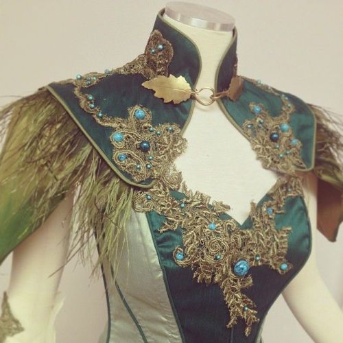 lapjeskat1654:theladylillibet:celticruinsdesigns:thranduilfanfictioner:Woodland Realm attire fit for