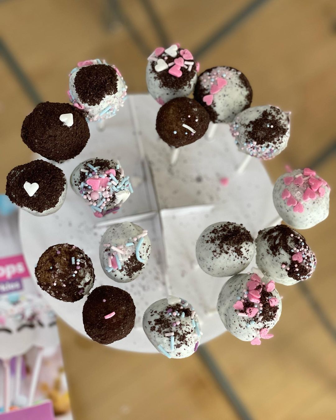 My younger daughter made cake pops from scratch (and let me help decorate). They ugly but they are delicious. 🧁 #cakepop #cakepops
https://www.instagram.com/p/ChGGQbCve59/?igshid=NGJjMDIxMWI=