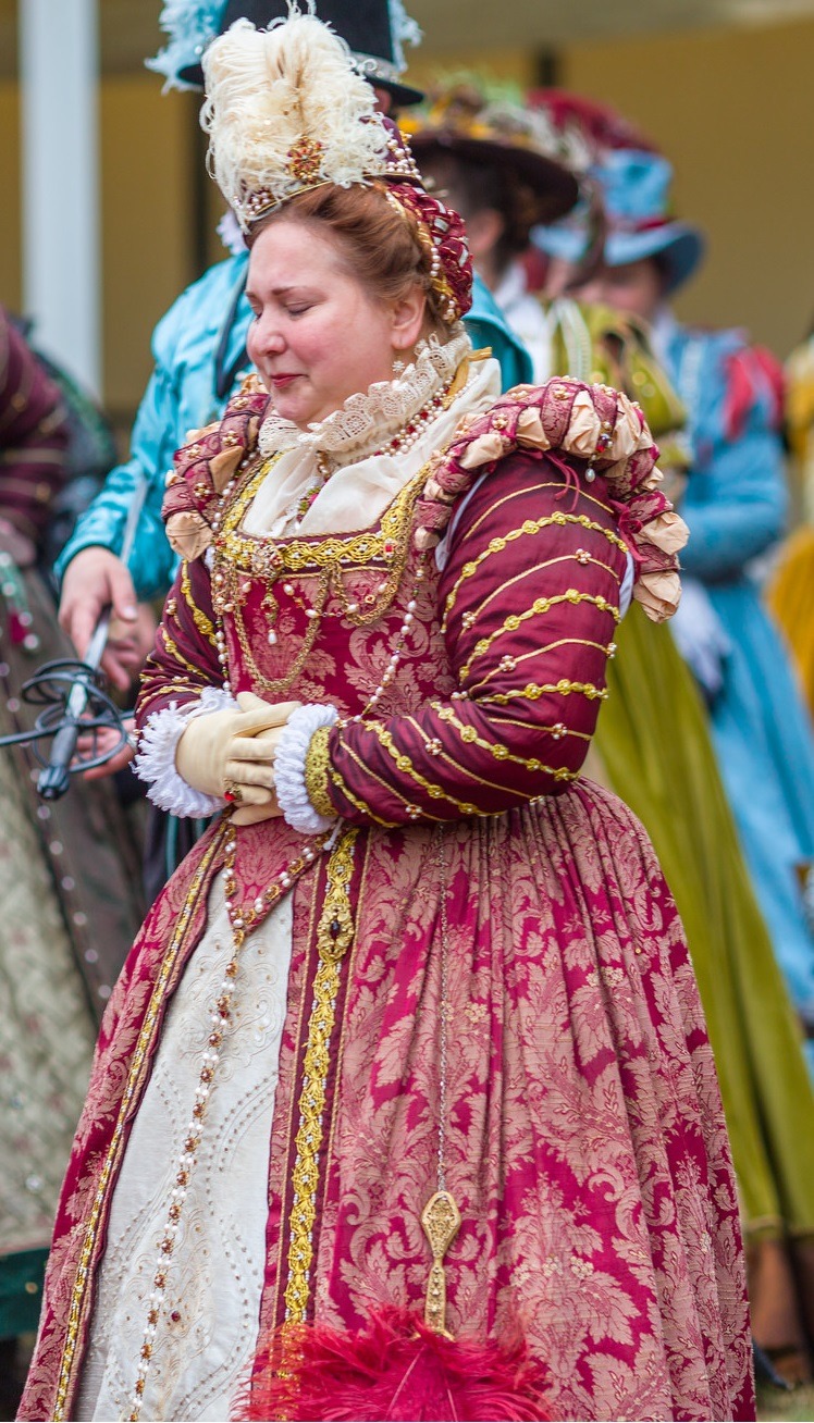 Elizabethan Red Gown (Southern Ren Faire, 2018) - Tumblr Pics