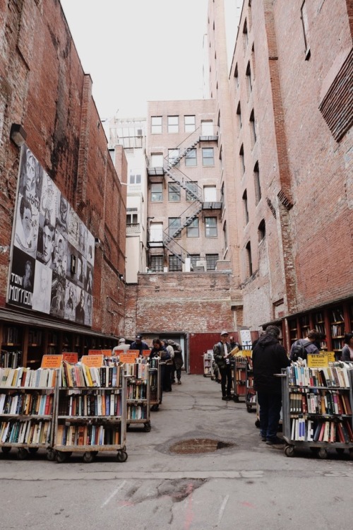 Brattle Book Shop in Boston, MA bookstagram | facebook | twitter | blog |