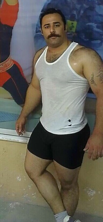 Predeep, a Thakur guy from Meerut. Married but bisexual so he need to fuck tight boy ass every week.