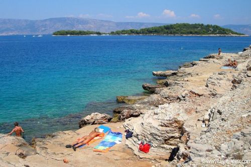 (via Naturist beach Soline | Beaches on the island of Hvar)