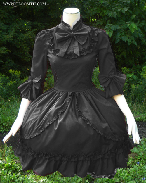 the-gloomth:  Gloomth’s “Sorrow“ dress! Available in 2 lengths and sizes XS-2XL (and made to measure). :) 