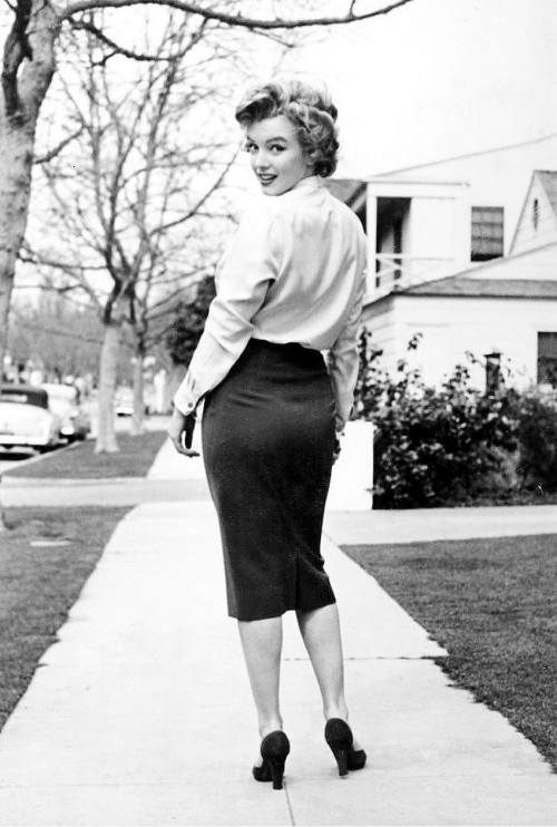 terrysmalloy: Marilyn Monroe photographed by Philippe Halsman, 1952.