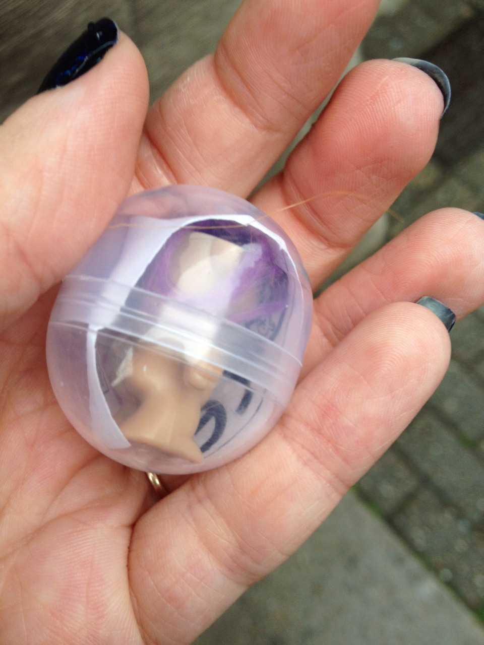 fuckyeah1990s:  ieestok:  Today I found one of those capsule toy machines and it