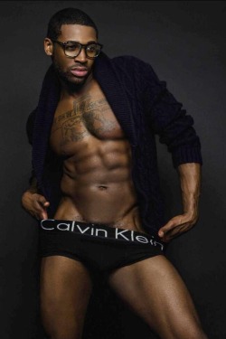 poppasplayground:  @CalvinKlein Cutie for #MANdingoMonday