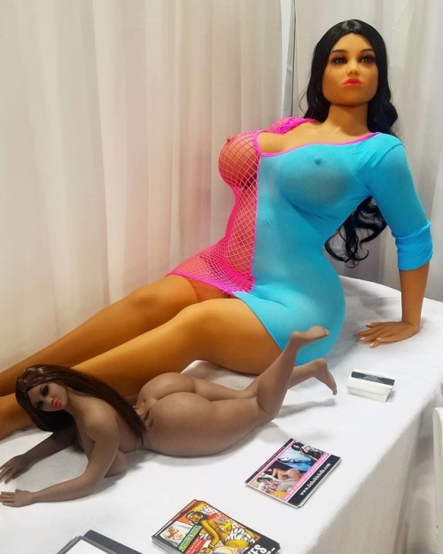 Life size and mini doll toys on full display #dukehca #dukesdolls #brooklynsexexpo  #sexexponyc #sexexpo2019 #ny #brooklyn #lovedoll #curvygirl #curvy (at Sex Expo) https://www.instagram.com/p/B2rTW7tAdWQ/?igshid=9biuhjcg7s3m